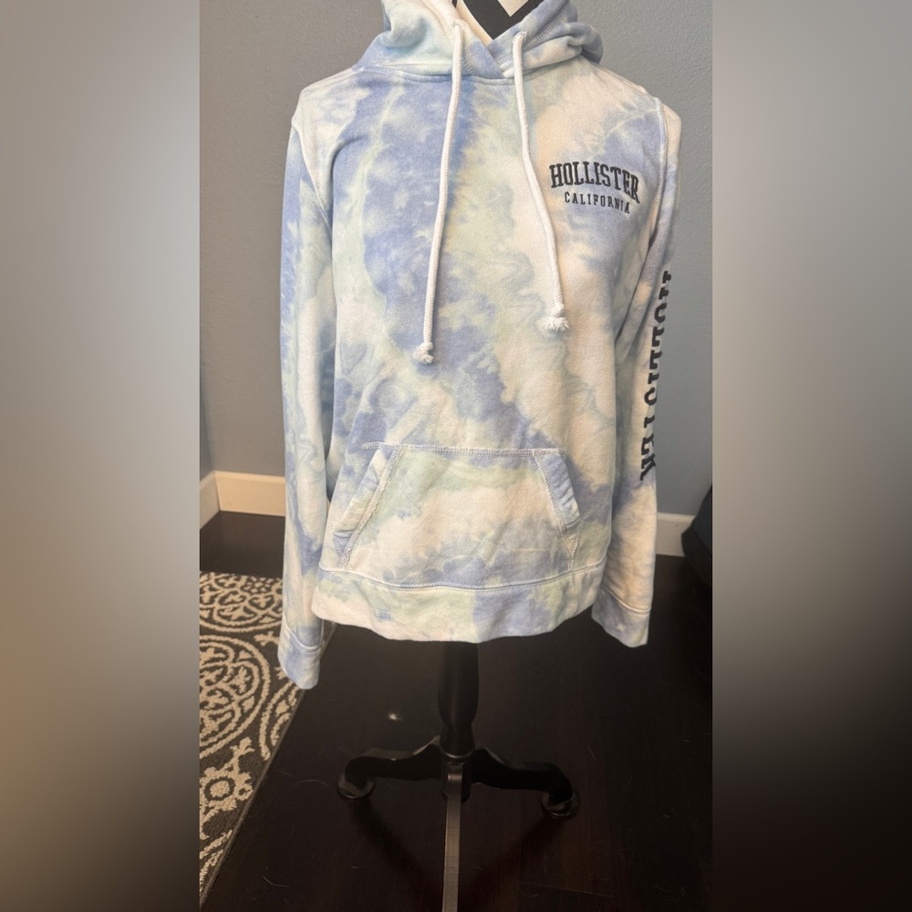 Hollister Blue and White Tie-Dye Hoodie